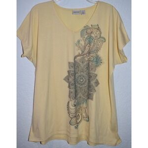 Zenergy by Chicos Yellow Paisley Mandala Rhinestone V-Neck Top Size 2 L‎ Large